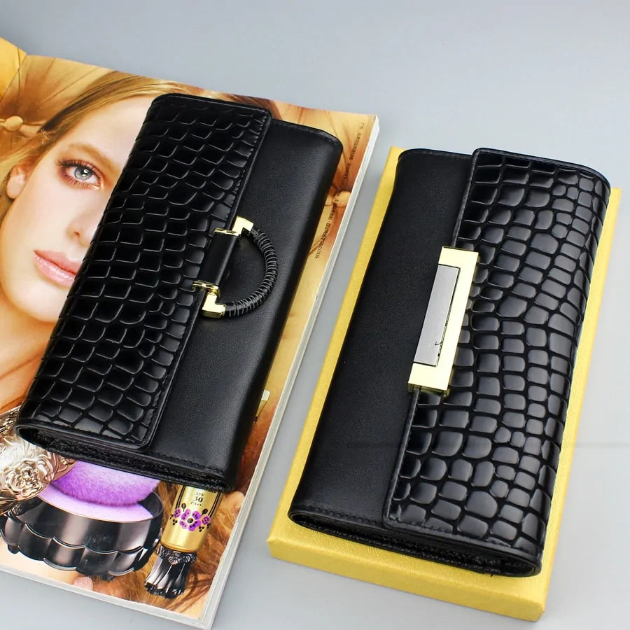 Billetera de Cuero Genuino para Mujeres: Diseño de Piel de Serpiente de Lujo en Negro