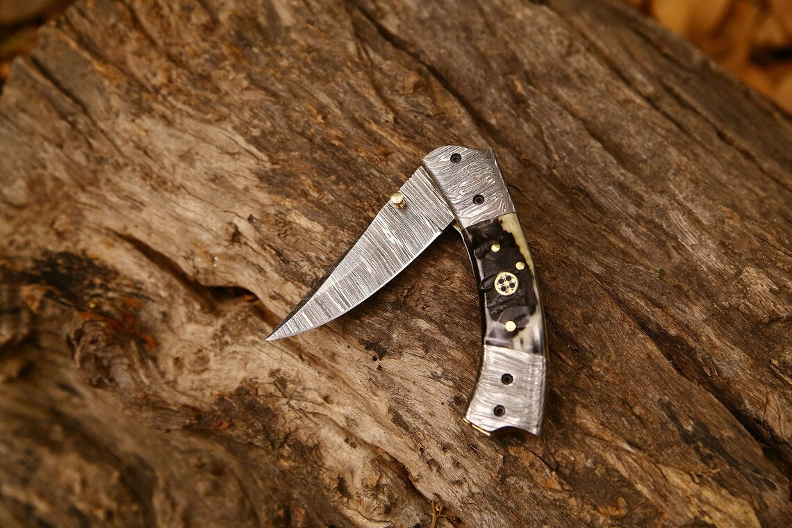 Exquisite Handmade Damascus Steel EDC Folding Knife | 3-Inch Blade, Sheep Horn Handle, Leather Sheath | Perfect Gift by KBS Knives - Korvel