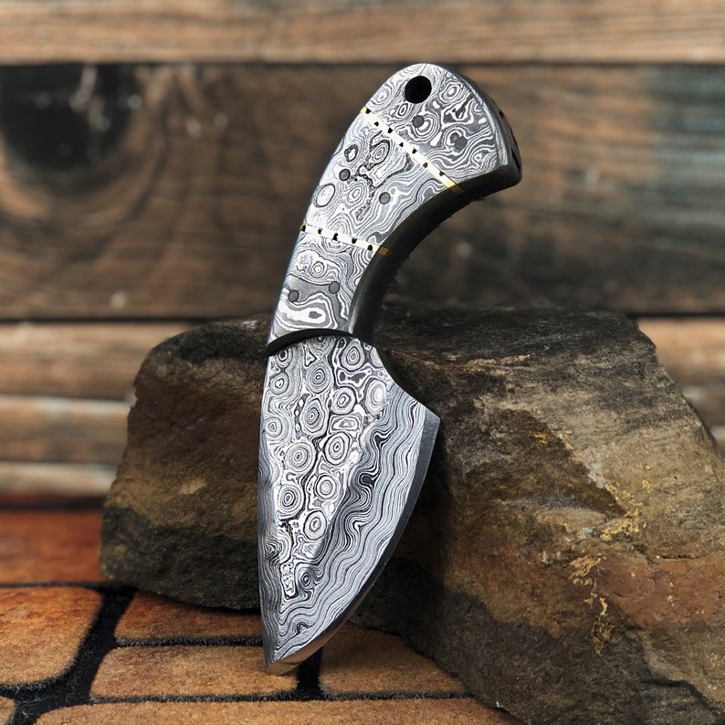 Artisan Crafted Damascus Steel EDC Knife for Everyday Carry - Korvel