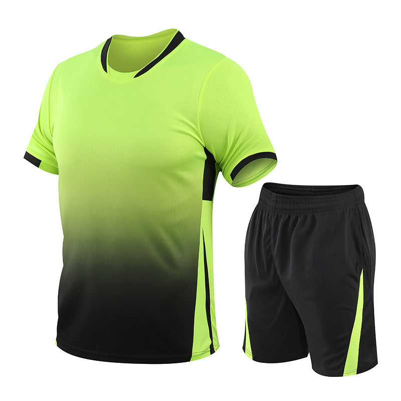 Conjunto de camiseta de manga corta suelta y pantalones cortos con degradado de verano