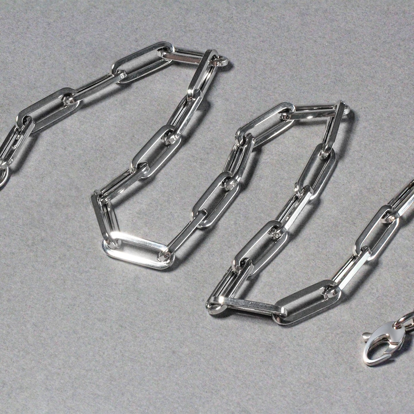 Collier en chaîne large en papier clip en or blanc 14K