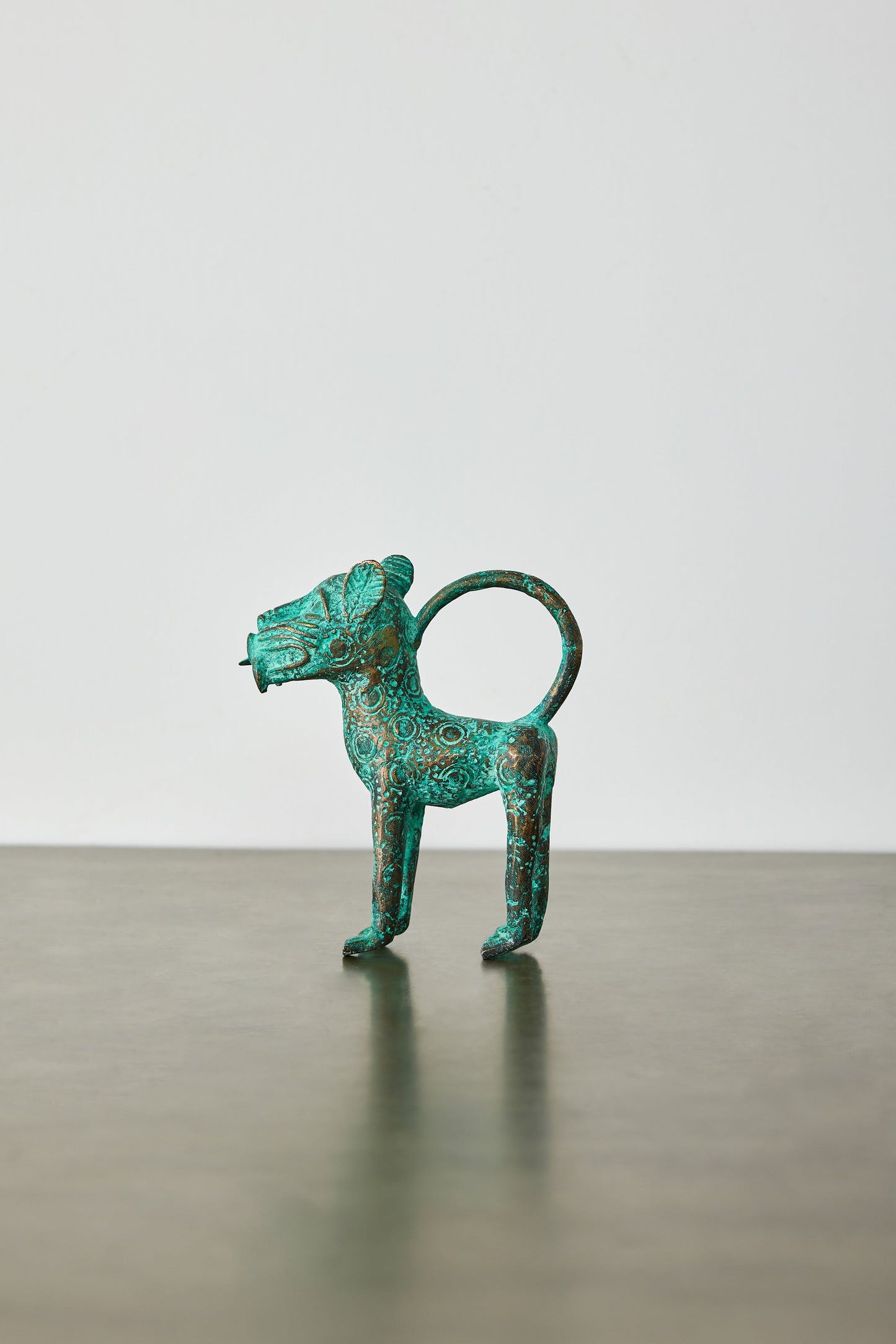 Figurita de Leopardo de Metal de Bronce Mini Benin