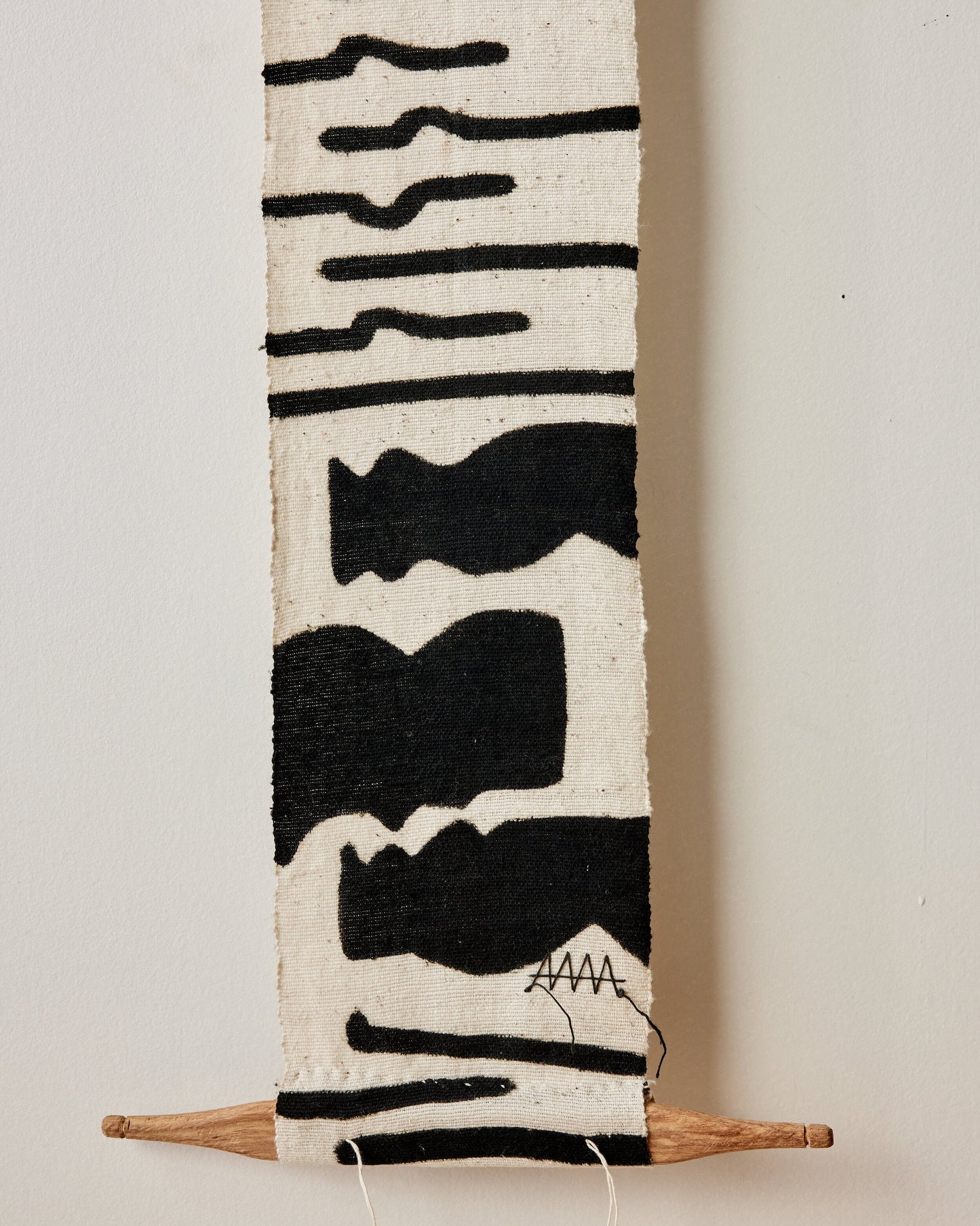 Tótem de Pared Bogolan Vibrations - Blanco con Vibras Negras