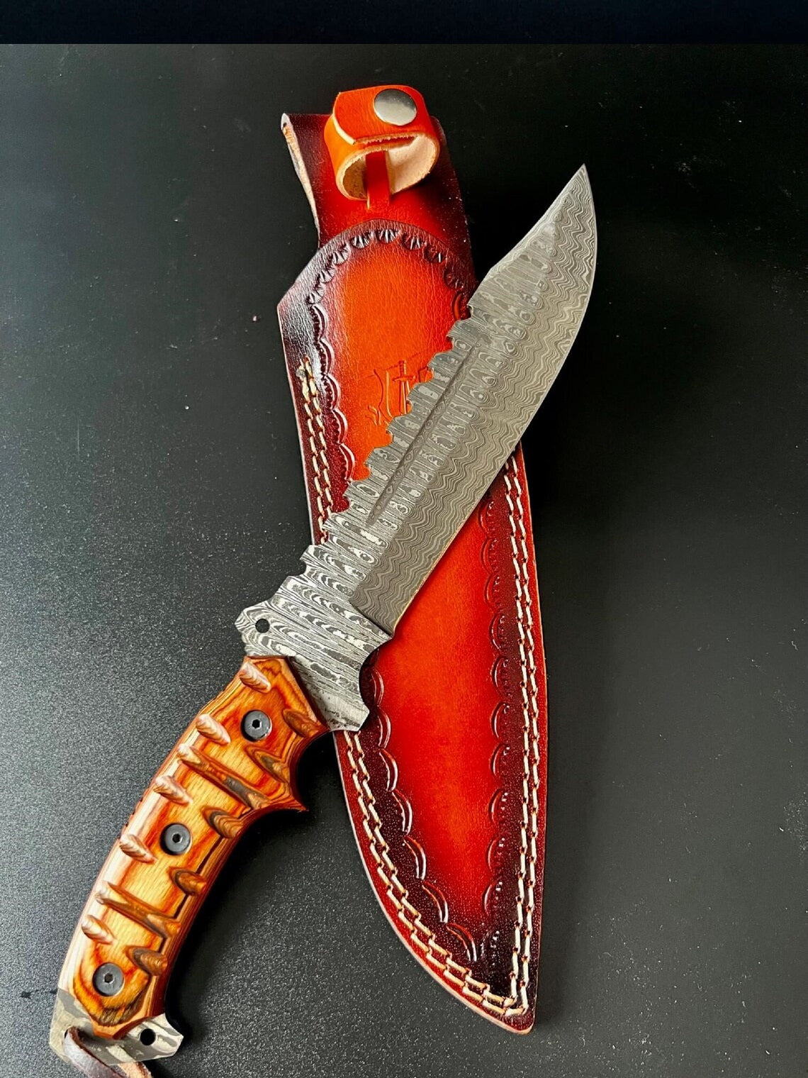 Exquisite Handmade Damascus Steel Bowie Knife with Unique Wood Handle & Leather Sheath - Korvel