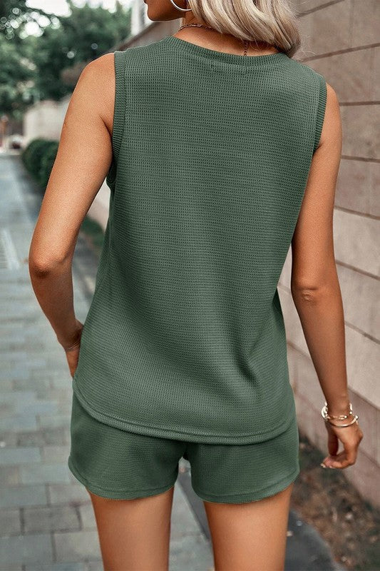 Conjunto de Tank Top de Punto con Bolsillos Parcheados y Pantalones Cortos con Cuerda