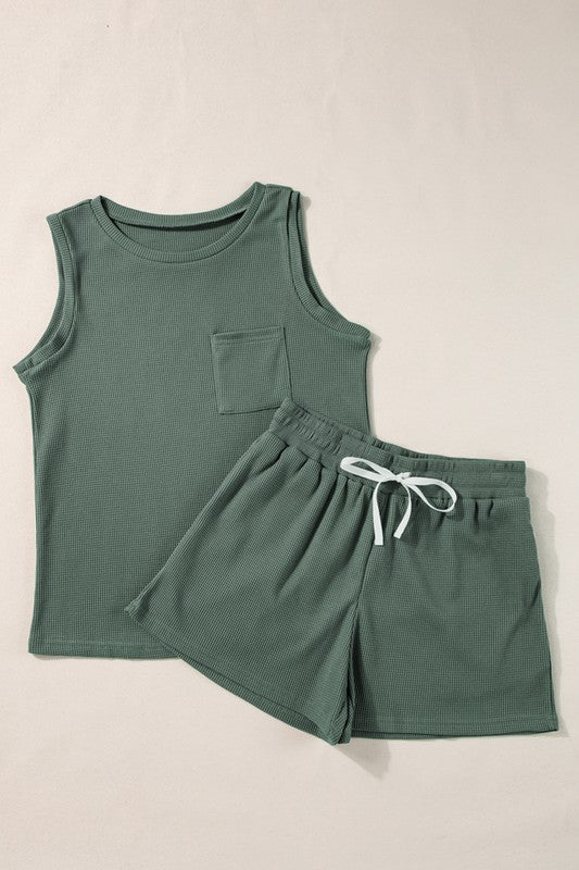 Conjunto de Tank Top de Punto con Bolsillos Parcheados y Pantalones Cortos con Cuerda