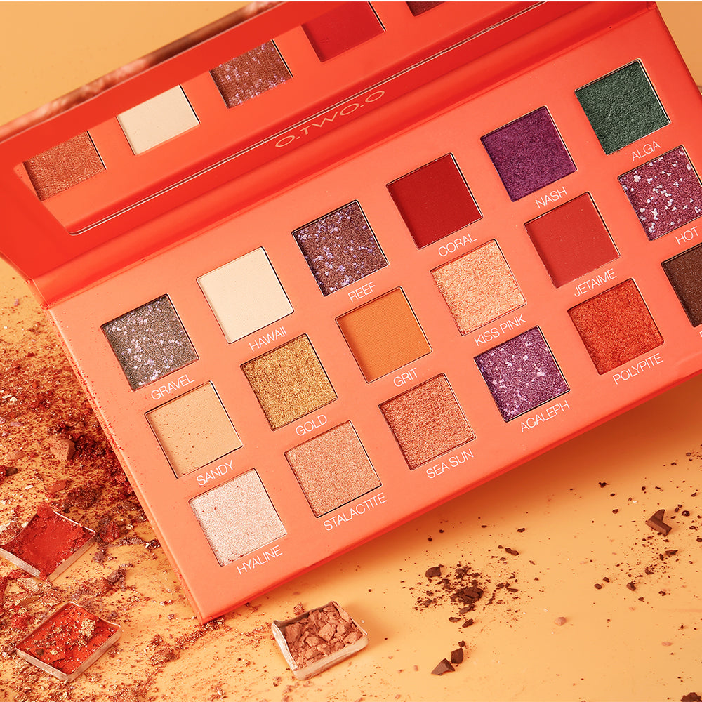 Beauty 18 Color Eye Shadow Plate Pearl Glitter Powder High Gloss Matte Multi Color Eye Shadow Plate Color Makeup - Korvel