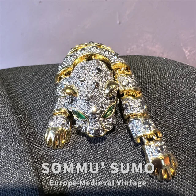 vintage pieces Brief brooch European autumn and winter accessories - Korvel