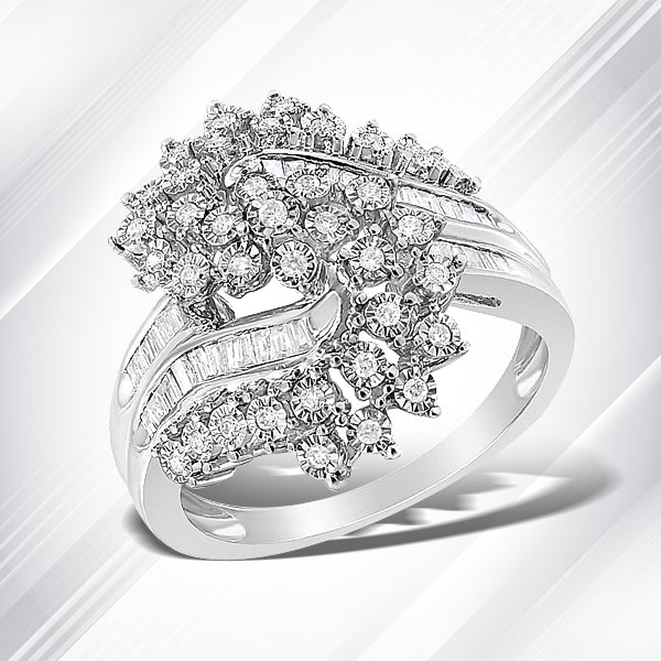 Bague cocktail en or blanc 10K avec diamants ronds et baguette - Taille 7