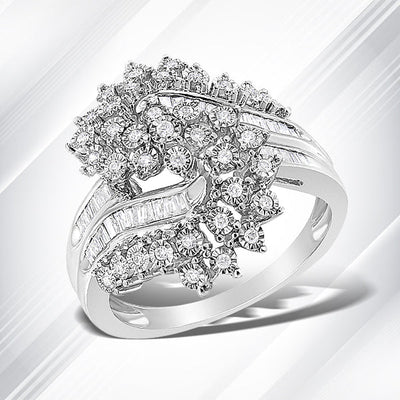 Bague cocktail en or blanc 10K avec diamants ronds et baguette - Taille 7