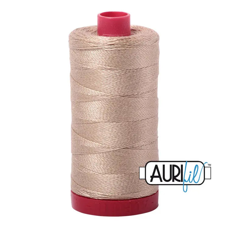 Bobina grande de algodón Aurifil 12 WT 2326 Arena