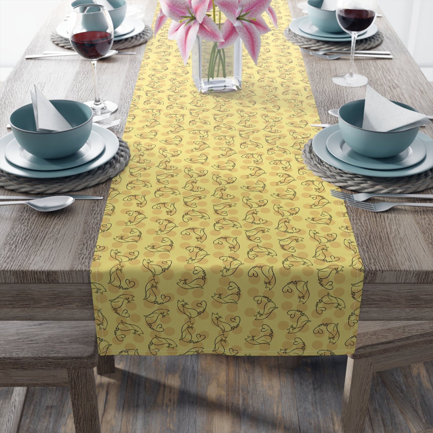 Golden Purr Cat Table Runner – Minimalist Line Art Design