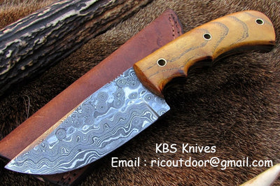 Premium 8.5-Inch Damascus Steel Skinning Knife with Elegant Wood Handle - Korvel