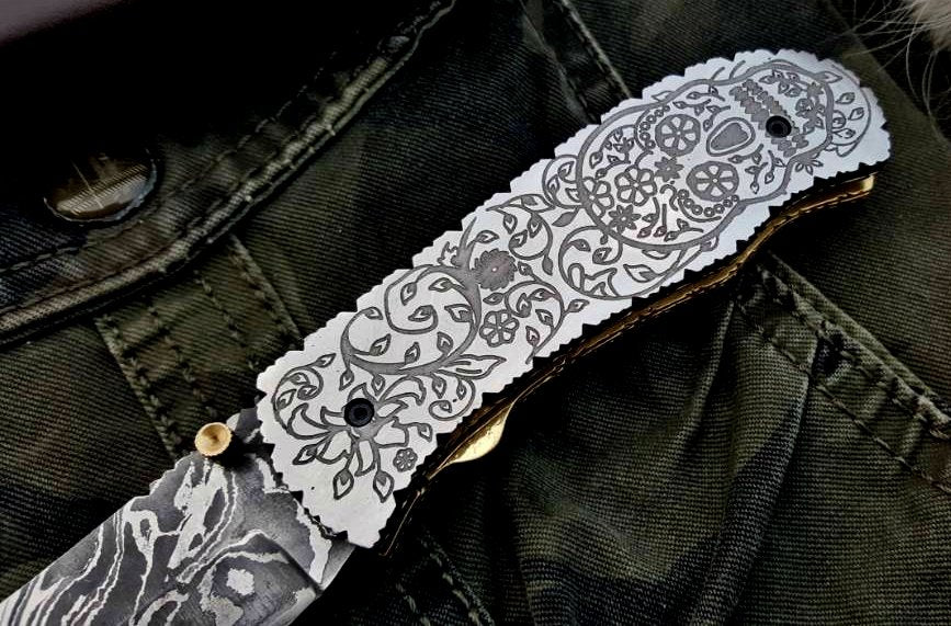 Artisan Crafted Damascus Steel Folding Pocket Knife - Korvel