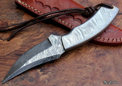 Premium Handcrafted Damascus Steel Skinning Knife - Korvel