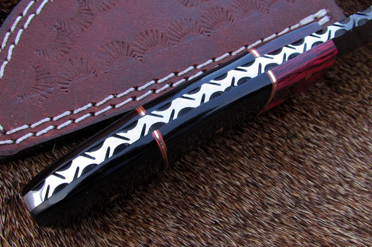 Exquisite Handmade Damascus Steel Skinner Knife - Korvel
