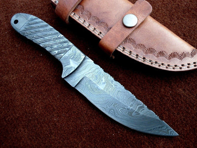 Premium Custom Damascus Steel Skinning Knife - Handcrafted Excellence - Korvel
