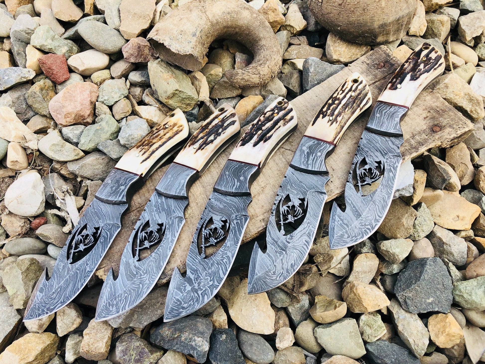 Artisan Crafted Damascus Steel Guthook Knives - Korvel