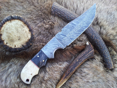 Exquisite Handmade Damascus Steel Knife - Korvel