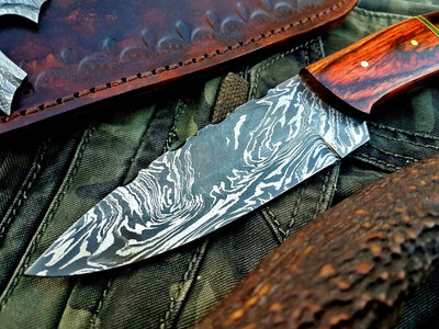 Premium Custom Damascus Steel Hunting and Skinning Knife - Korvel