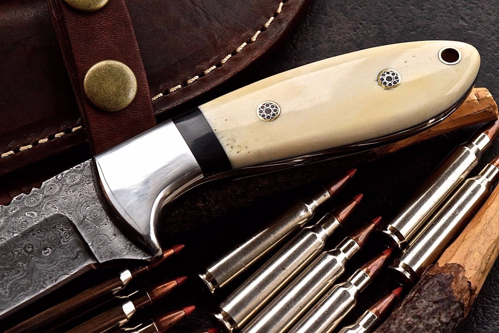 Exceptional Damascus Steel Hunting Skinner Knife - Korvel