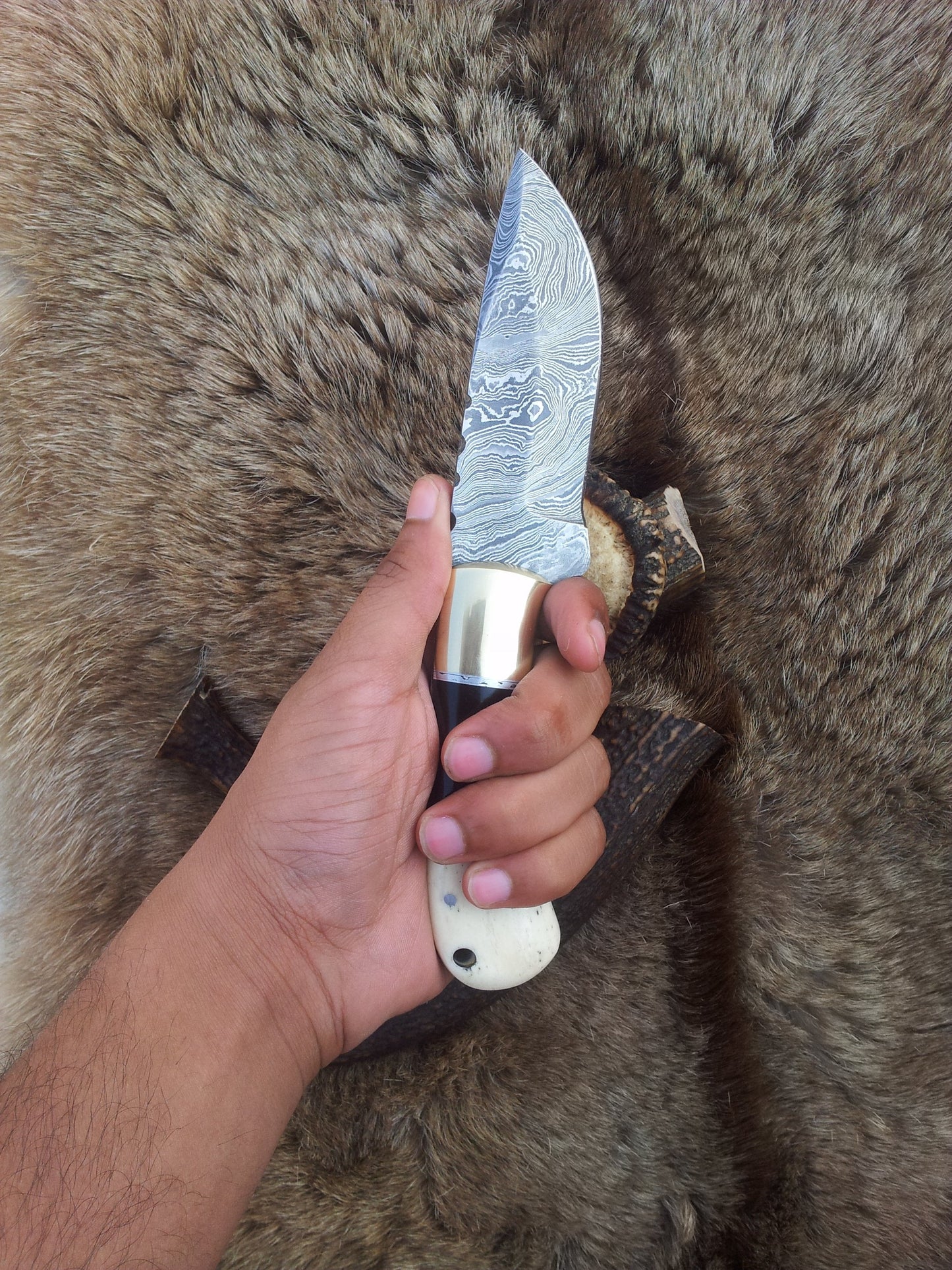Exquisite Handmade Damascus Steel Knife - Korvel