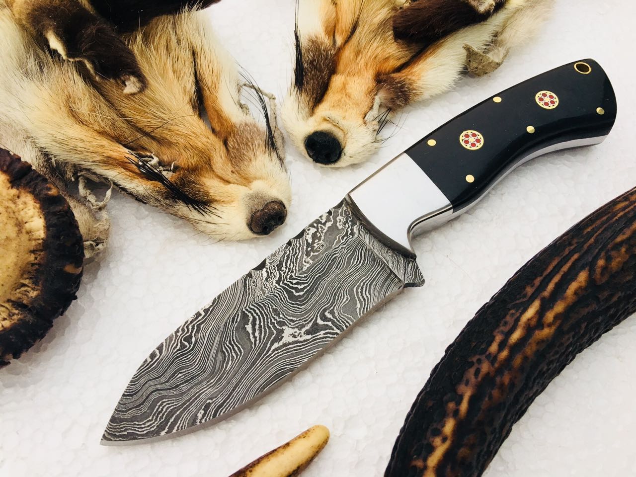 Premium Handmade Damascus Steel Hunting and Skinning Knife - Korvel