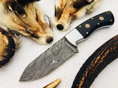 Premium Handmade Damascus Steel Hunting and Skinning Knife - Korvel