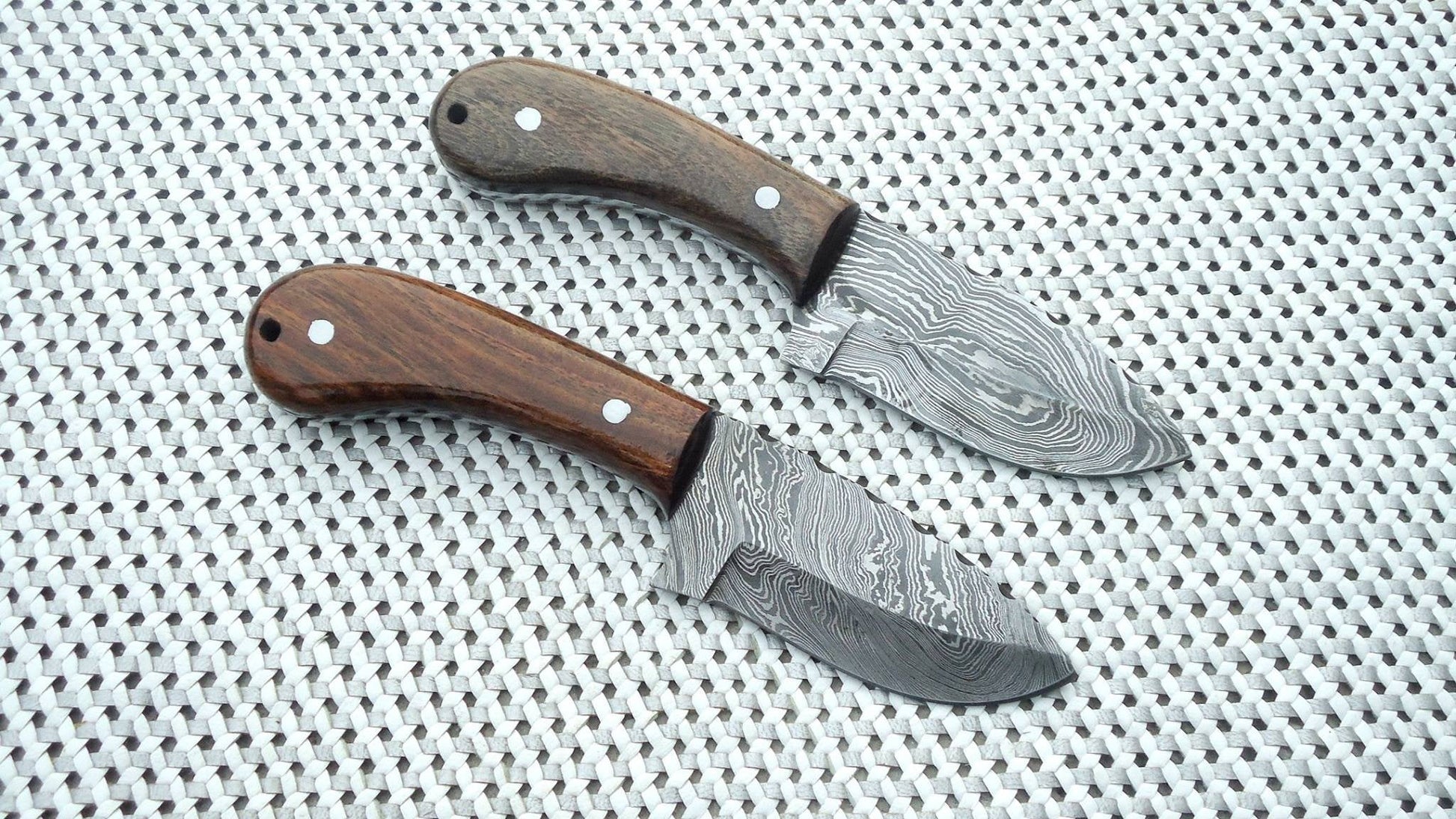 Elite Damascus Steel Skinning Knife – 7 Inch Precision Tool with Luxurious Walnut and Rosewood Handle - Korvel