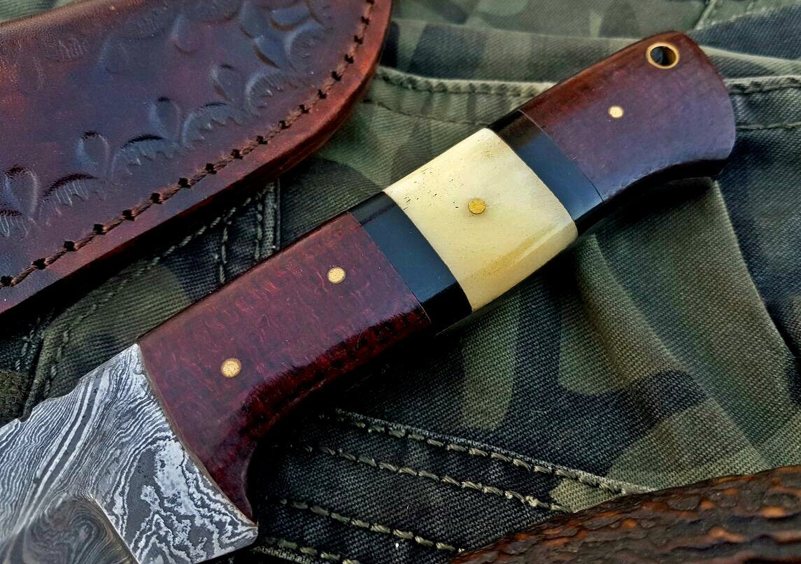 Premium Custom Damascus Steel Skinning Knife for Hunters - Korvel