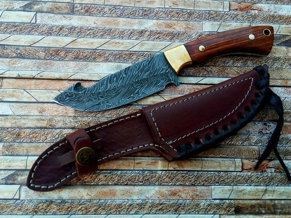 Premium Custom Damascus Steel Gut Hook Knife for Hunting and Camping - Korvel