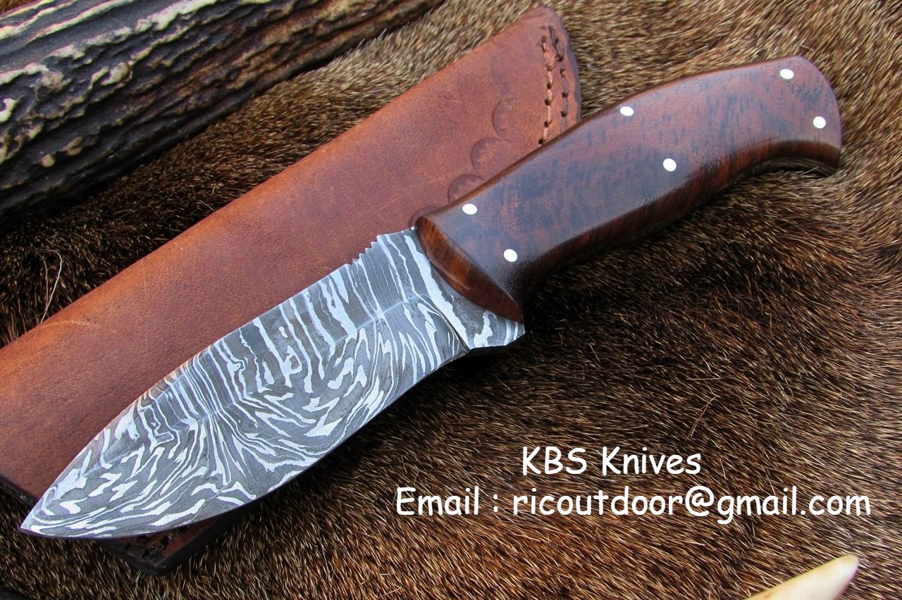 Premium Handmade Damascus Skinning Knife for Outdoor Adventures - Korvel