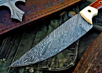 Premium Custom Damascus Steel Skinning Knife for Hunters - Korvel