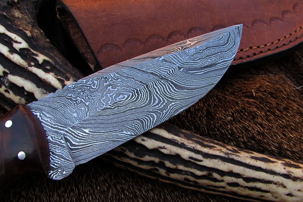 Artisan Crafted Damascus Steel Skinning Knife - Korvel