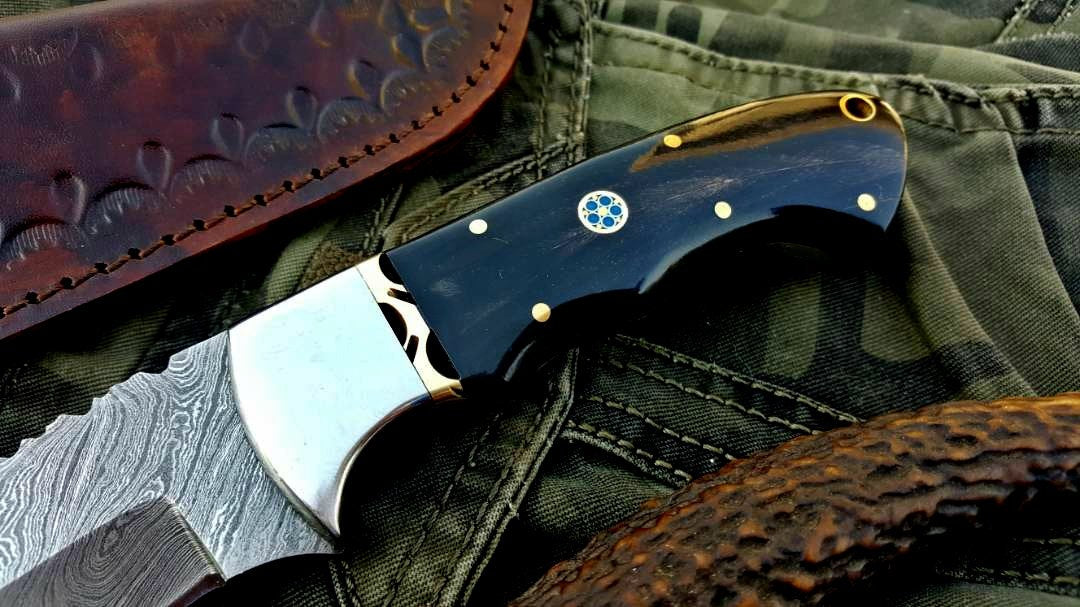Premium Custom Twist Damascus Steel Hunting Knife - Korvel