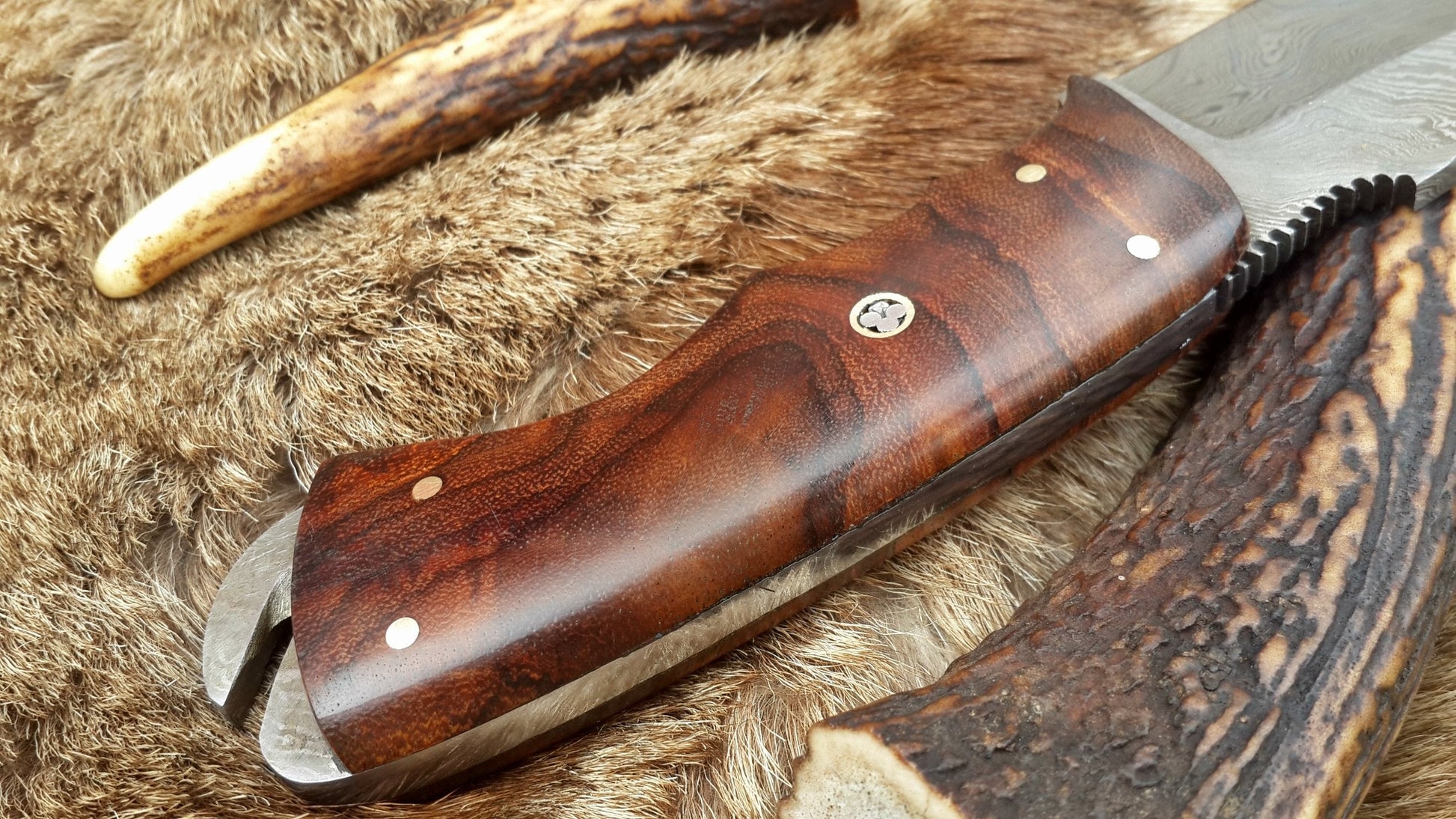 Premium Damascus Steel Skinning Knife with Rosewood Handle - 7.5-inch Precision Tool - Korvel