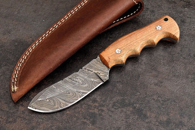 Artisan Damascus Olive Wood Hunting Skinner Knife - EDC Essential - Korvel