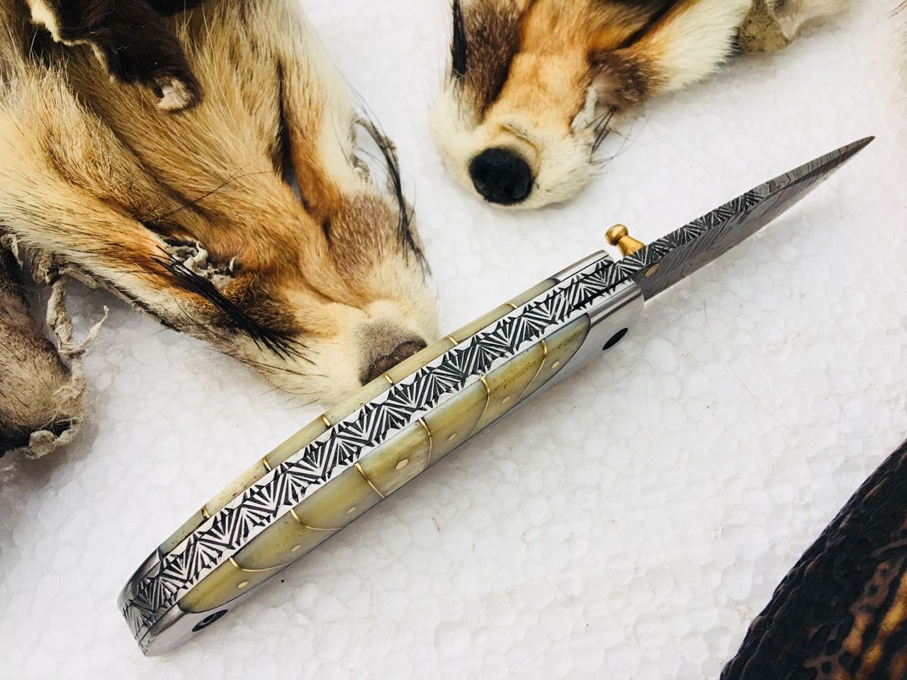 Artisan Crafted Damascus Steel Folding Pocket Knife - Korvel