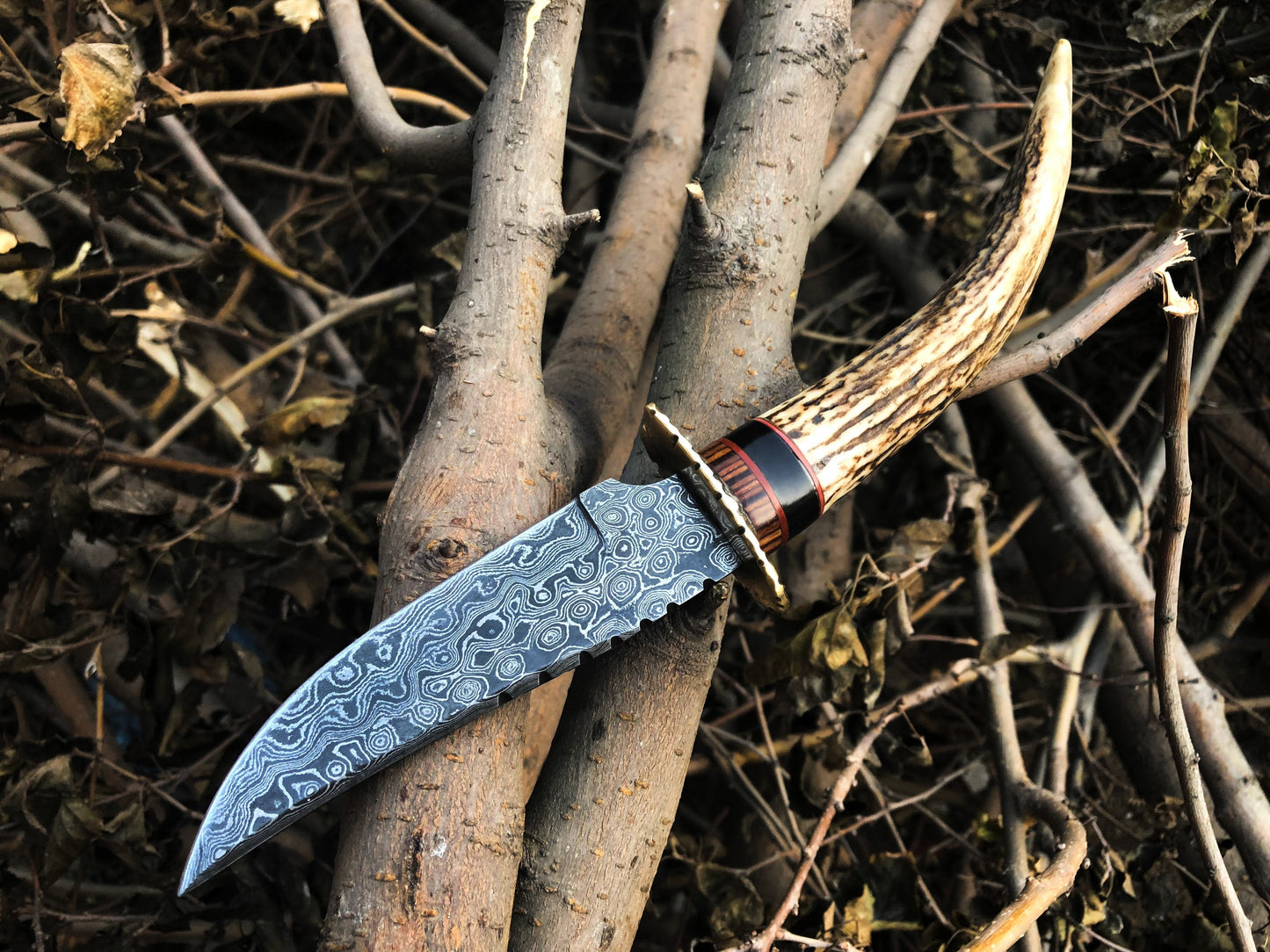 Premium Handmade Damascus Steel Hunting and Skinning Knife - Korvel