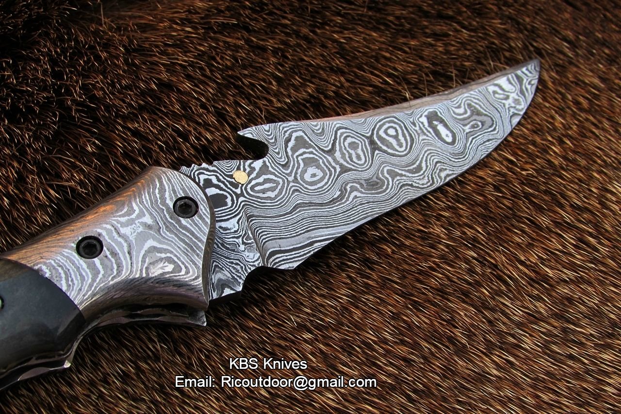 Artisan Crafted Damascus Steel Folding Knife - Korvel