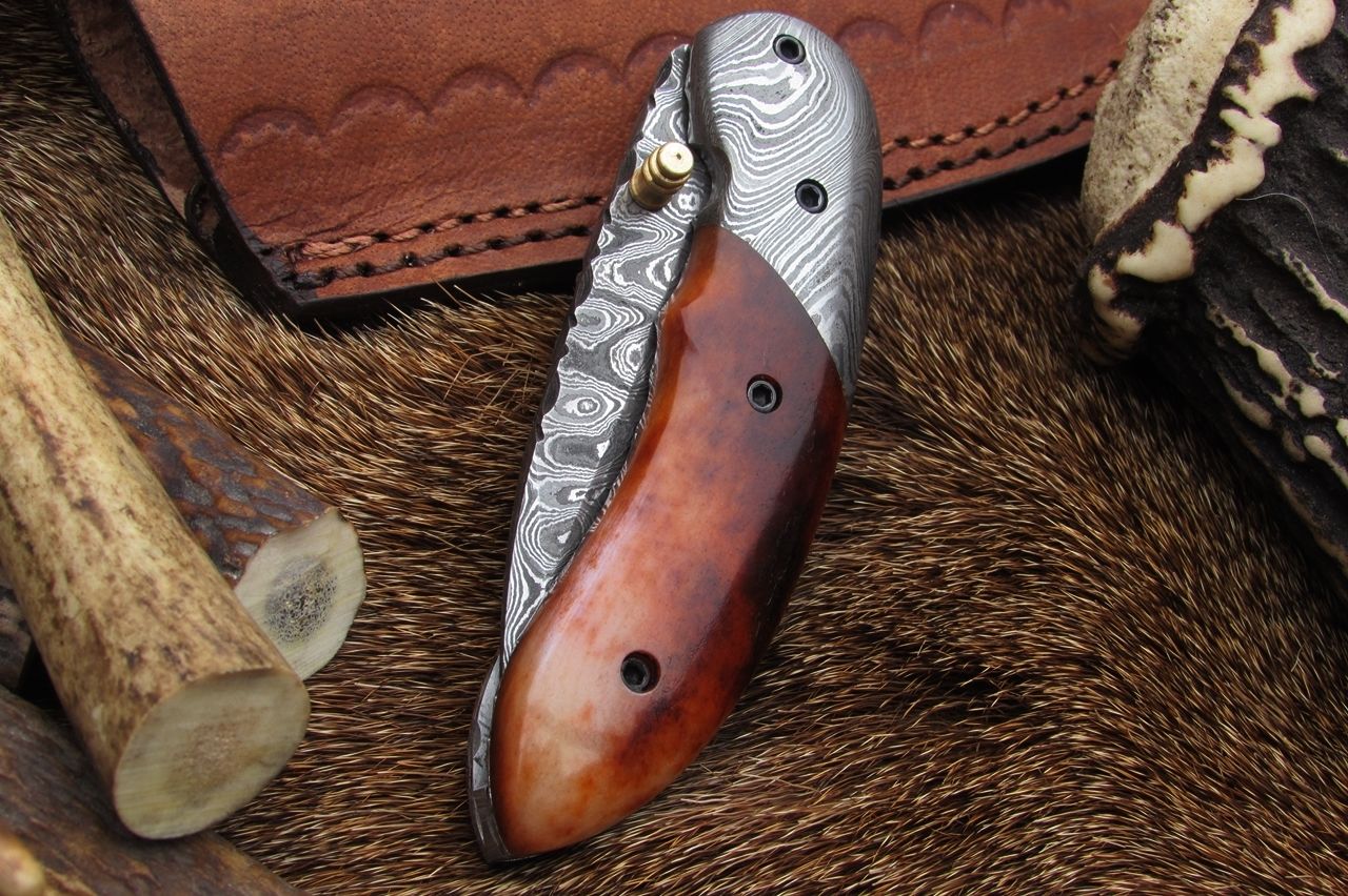 Exquisite Handmade Damascus Folding Knife - Korvel