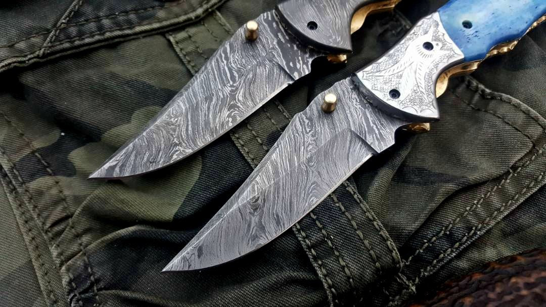 Artisan Crafted Damascus Steel Folding Knife - Custom Handmade - Korvel