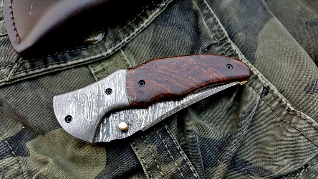 Exquisite Handmade Damascus Steel Folding Knife - Korvel