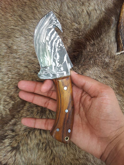 Premium Damascus Steel Guthook Knife with Elegant Rosewood Handle - Korvel