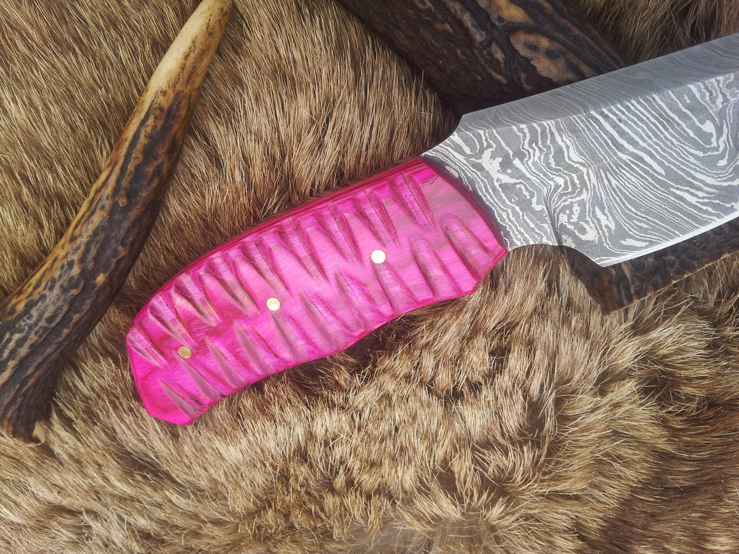 Vibrant Pink Pakka Wood Damascus Steel Skinning Knife – 7-Inch Precision Tool - Korvel
