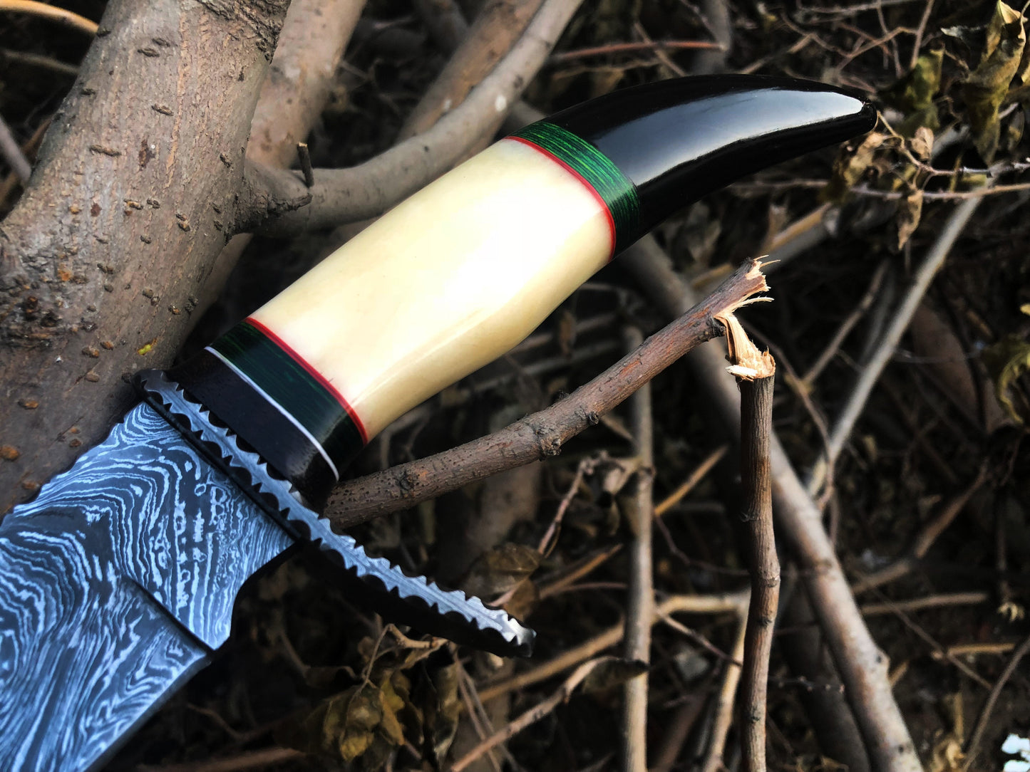 Exclusive Holiday Offer: Custom Handmade Damascus Steel Hunting Knife - Korvel