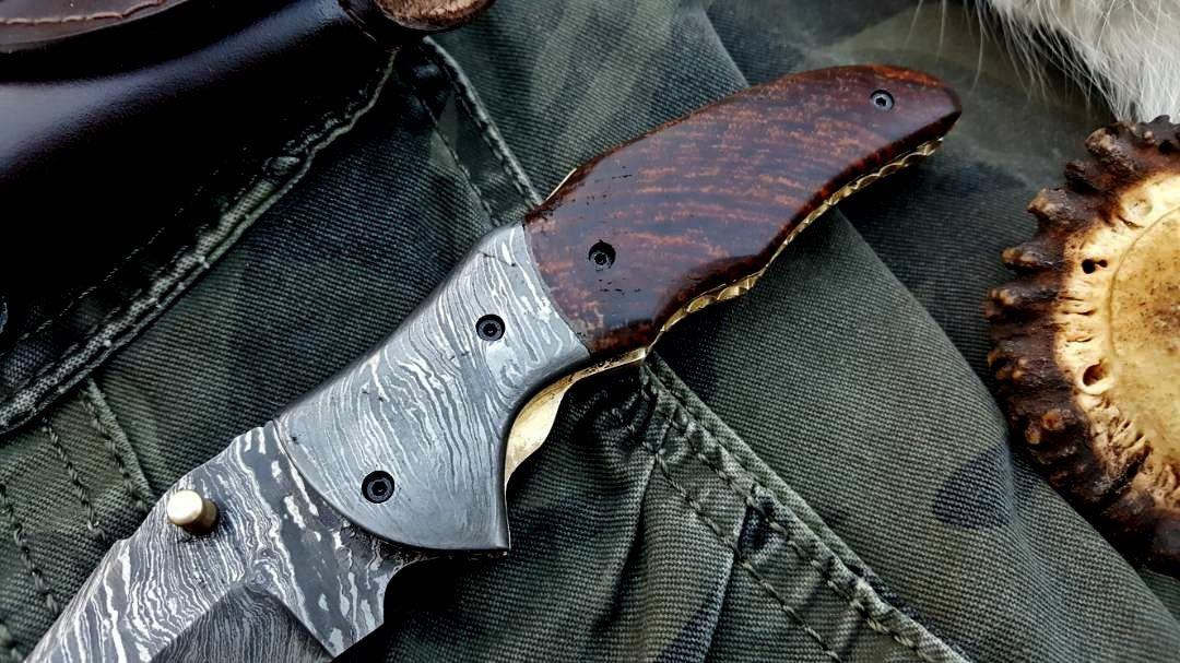 Exquisite Handmade Damascus Steel Folding Knife - Korvel