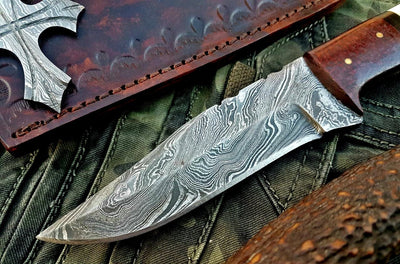Premium Custom Damascus Steel Skinning Knife for Hunters - Korvel