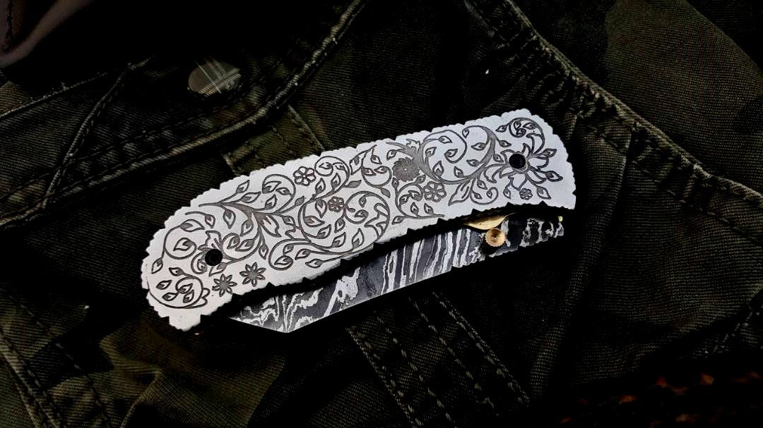 Artisan Crafted Damascus Steel Folding Pocket Knife - Korvel