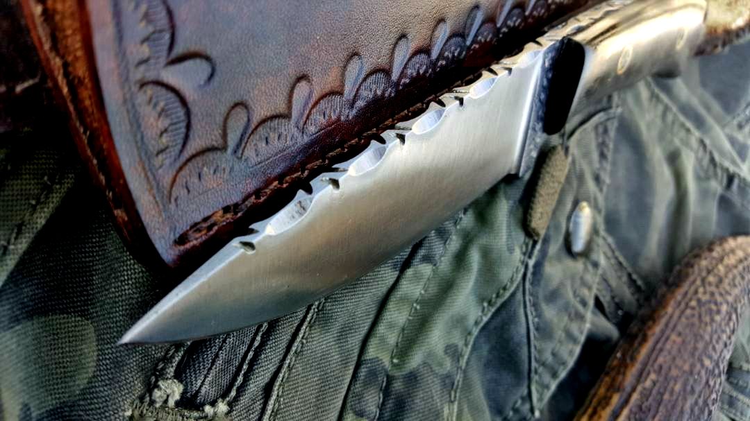 Premium Custom 1095 High Carbon Steel Hunting and Skinning Knife - Korvel